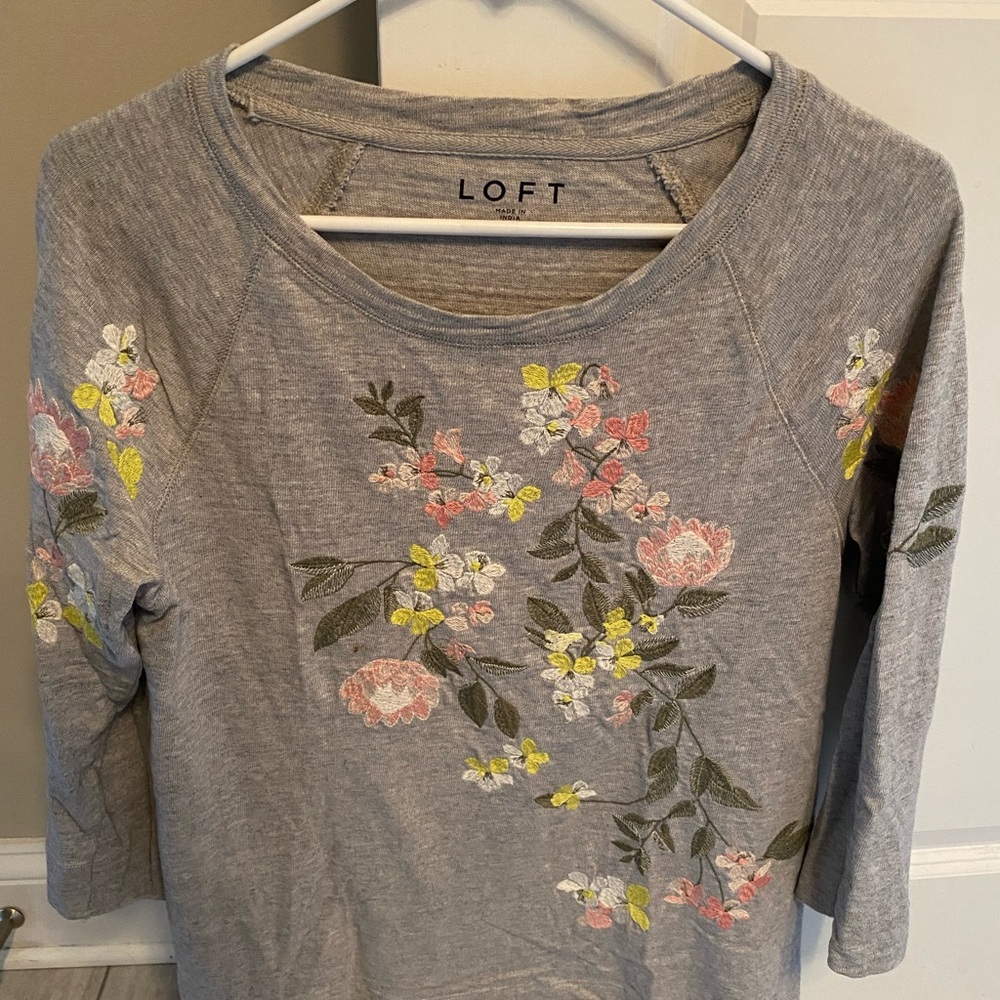 LOFT Heather Gray Floral Embroidered Organic Cotton 3/4 Sleeve Top